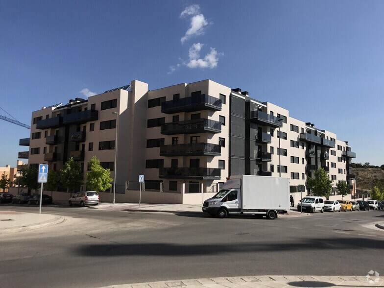 Immeuble residentiel dans Arganda del Rey, Madrid à vendre - Photo du bâtiment - Image 2 de 2