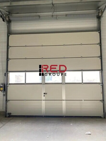 Industrial in Rousset for lease - Building Photo - Image 1 of 6