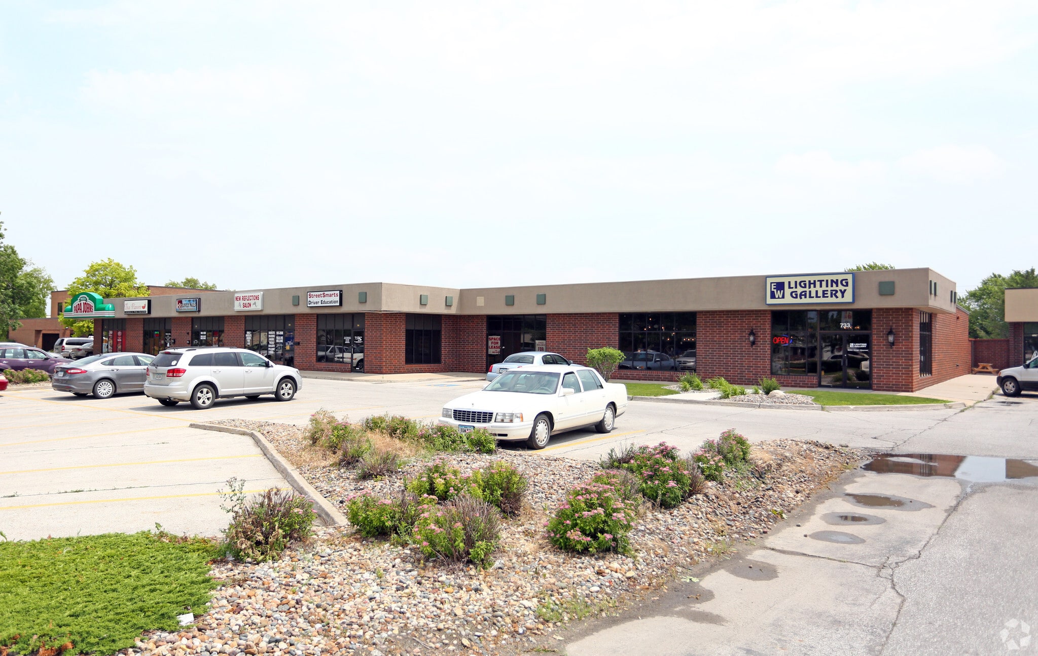 733-761 N Ankeny Blvd, Ankeny, IA for lease Primary Photo- Image 1 of 5