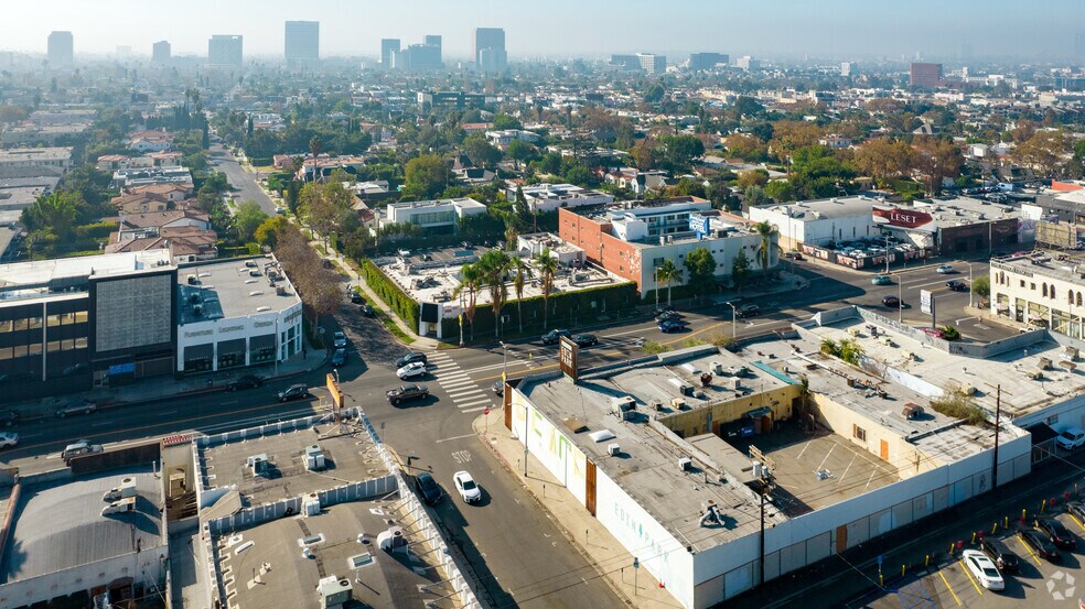 8001 Beverly Blvd, Los Angeles, CA à louer - Aérien - Image 3 de 4