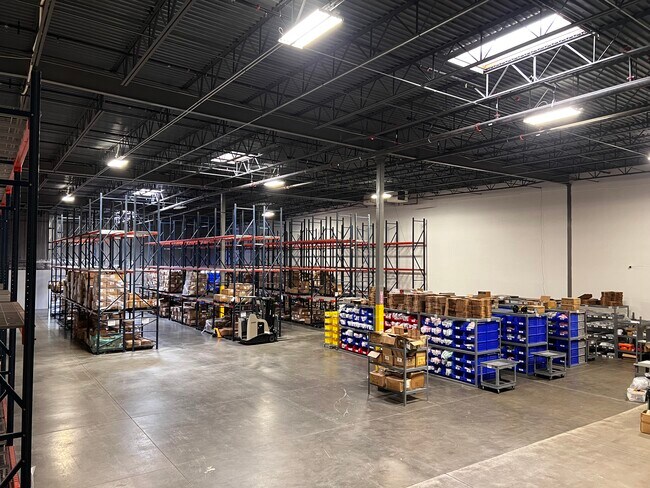 Plus de détails pour 13250 E Smith Rd, Aurora, CO - Industriel à louer
