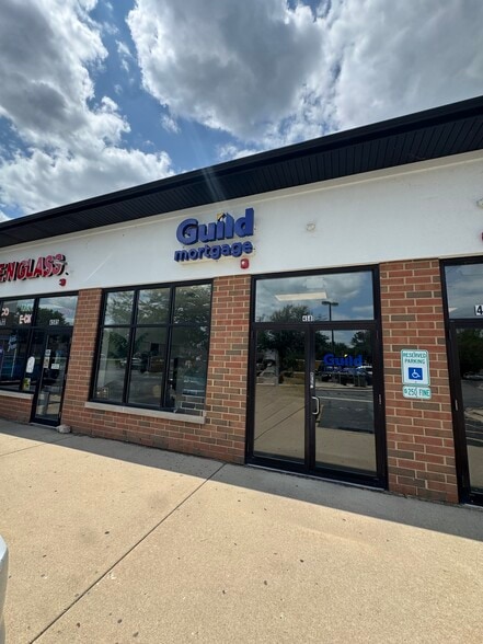 4579-4589 Route 71, Oswego, IL à louer - Photo du bâtiment - Image 2 de 18