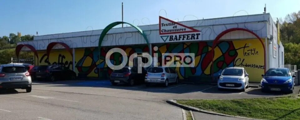 Bureau dans Ruy-Montceau à louer Photo du bâtiment- Image 1 de 4