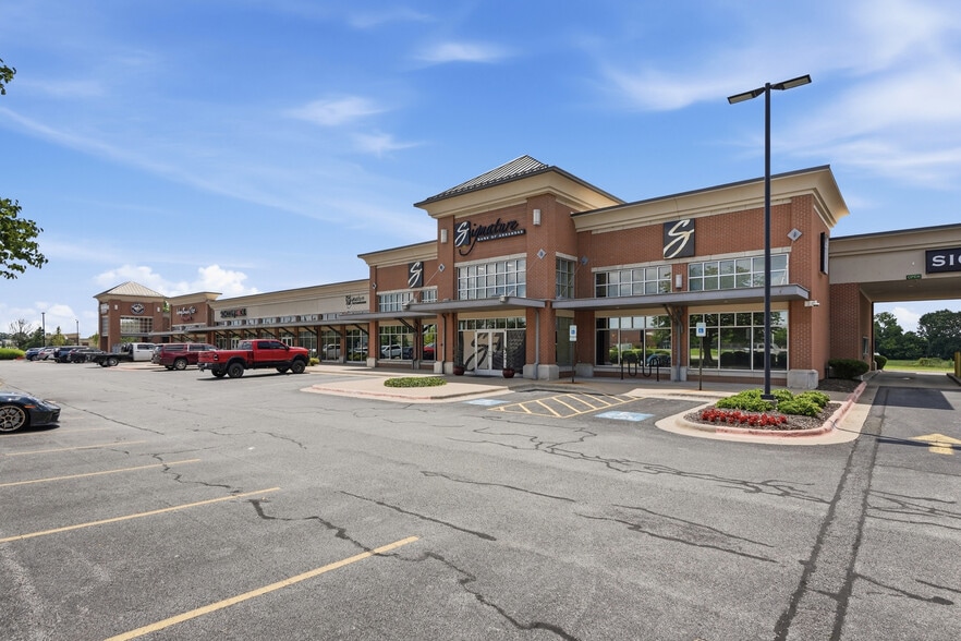 700 SE Walton Blvd, Bentonville, AR for lease - Building Photo - Image 3 of 11