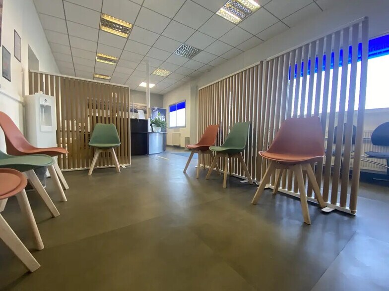 Bureau dans Saint-Herblain à vendre - Hall d’entrée - Image 2 de 5