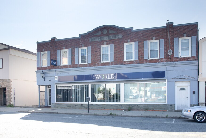 377 Second St, Fall River, MA à vendre - Photo du bâtiment - Image 3 de 37