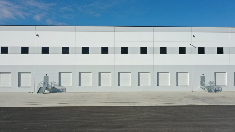 2100 N 700 W, Spanish Fork, UT à louer - Photo du bâtiment - Image 3 de 8