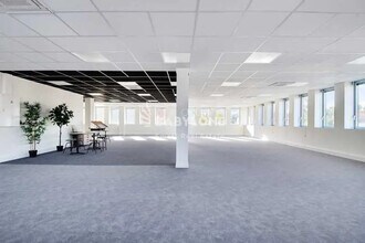 Office in Malakoff for lease Interior Photo- Image 2 of 4