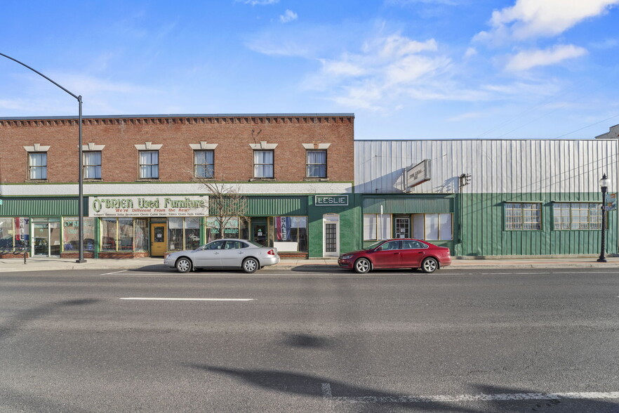 4916-4920 N Market St portfolio of 2 properties for sale on LoopNet.ca - Building Photo - Image 3 of 12