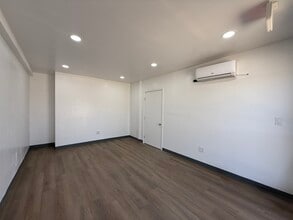 74804 Joni Dr, Palm Desert, CA for lease Interior Photo- Image 2 of 3
