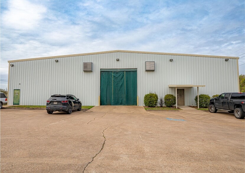 1514 Shiloh Ave, Bryan, TX for lease - Building Photo - Image 2 of 11