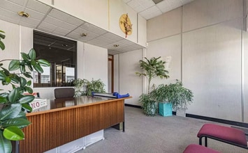 1-4 Broadfield Clos, Croydon for lease Interior Photo- Image 2 of 10