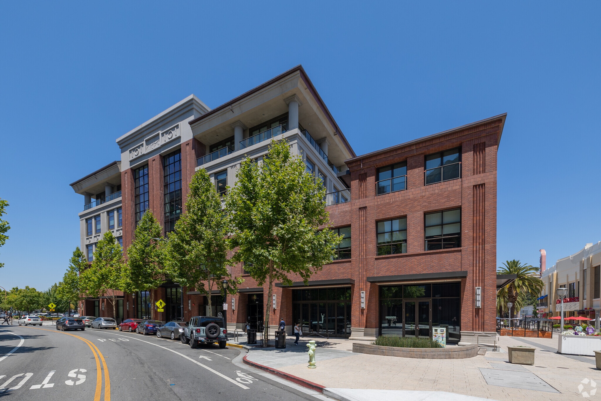 889 Winslow St, Redwood City, CA for lease Building Photo- Image 1 of 23