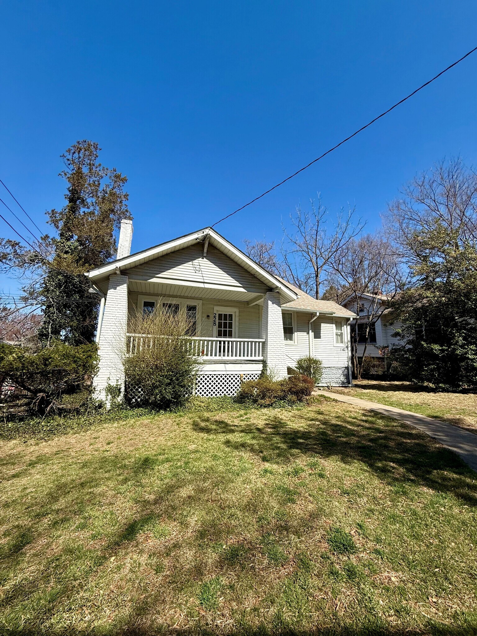 228 Manor Cir, Takoma Park, MD à vendre Photo du bâtiment- Image 1 de 9