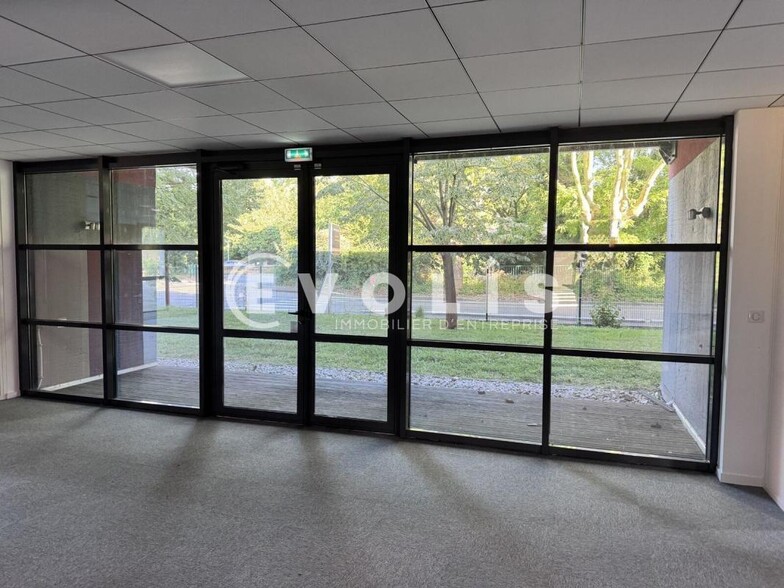 15-23 Avenue De Poumeyrol, Caluire-et-Cuire for lease - Building Photo - Image 3 of 11
