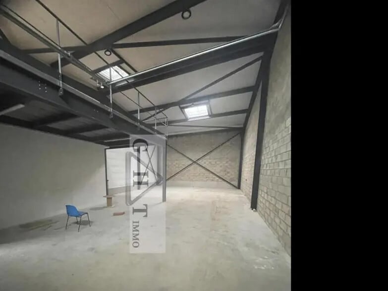 Industrial in Ennery for lease - Interior Photo - Image 2 of 5
