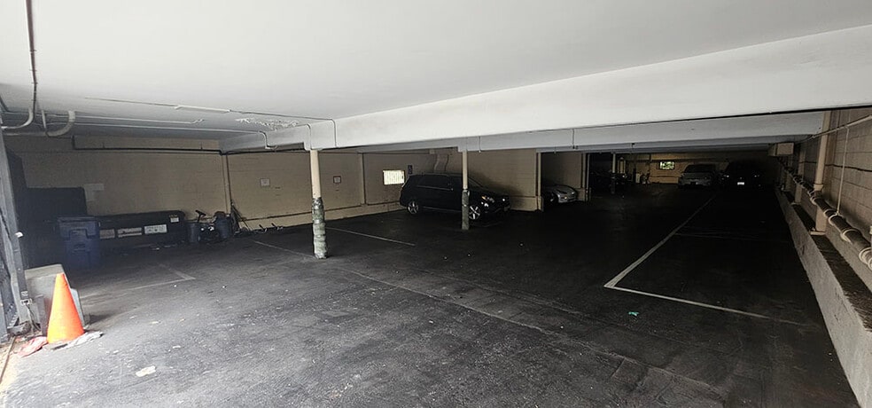 2836 W 8th St, Los Angeles, CA for sale - Building Photo - Image 2 of 11