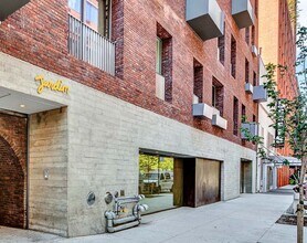 527 W 27th St, New York, NY for lease Building Photo- Image 1 of 4