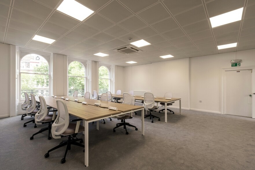 20 Grosvenor Gdns, London for lease - Building Photo - Image 2 of 4