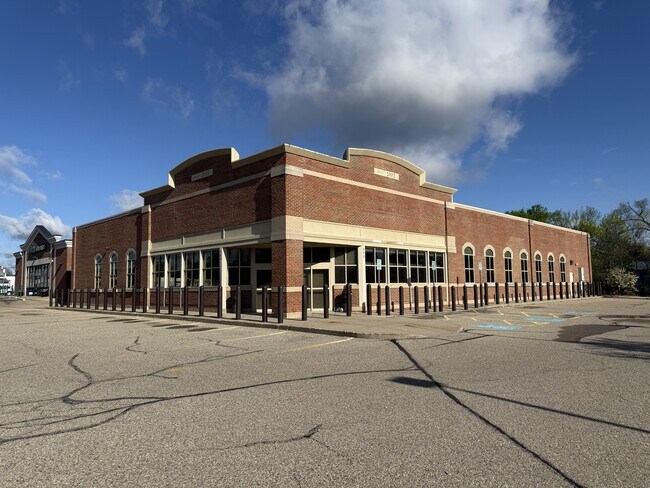 Plus de détails pour 800 Ann Arbor Rd W, Plymouth, MI - Commerce de détail à vendre