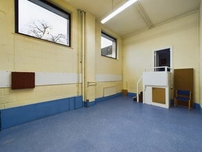 3 Lyonsdown Rd, Barnet for lease Interior Photo- Image 2 of 4