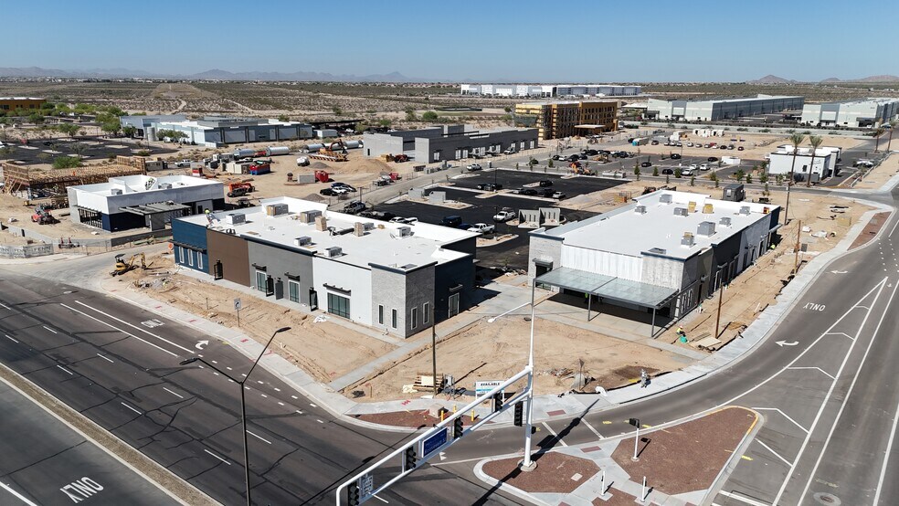 Roosevelt Commons Shopping Center portefeuille de 6 propriétés à vendre sur LoopNet.ca - Photo du bâtiment - Image 2 de 4