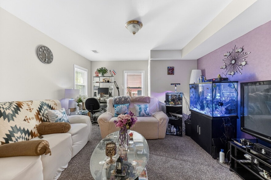 204 W Madison St, Easton, PA for sale - Interior Photo - Image 3 of 69