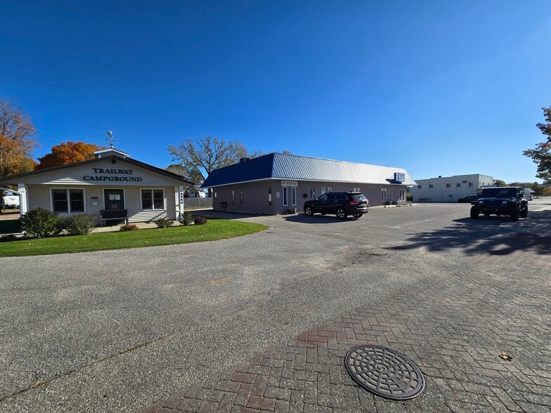 4534 Dowling St, Montague, MI for sale - Building Photo - Image 3 of 17