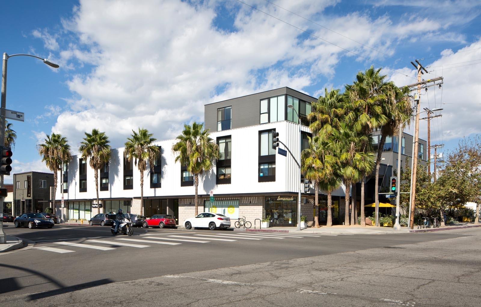 1645 Abbot Kinney Blvd, Venice, CA for lease Primary Photo- Image 1 of 11