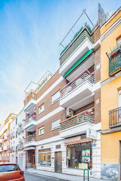 Calle de Malcampo, 23, Madrid, Madrid for sale - Building Photo - Image 2 of 2