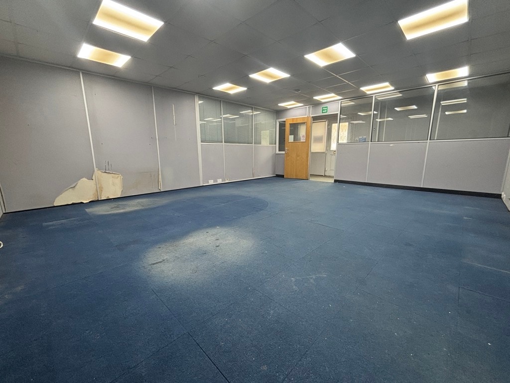 Clay Ln, Marlow for lease Interior Photo- Image 1 of 4