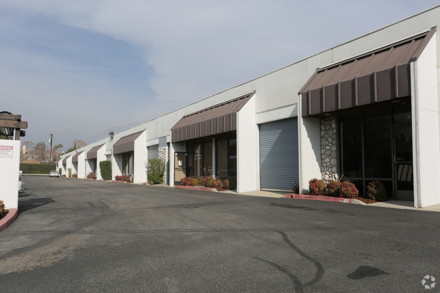 280 N Benson Ave, Upland, CA for lease - Primary Photo - Image 1 of 3