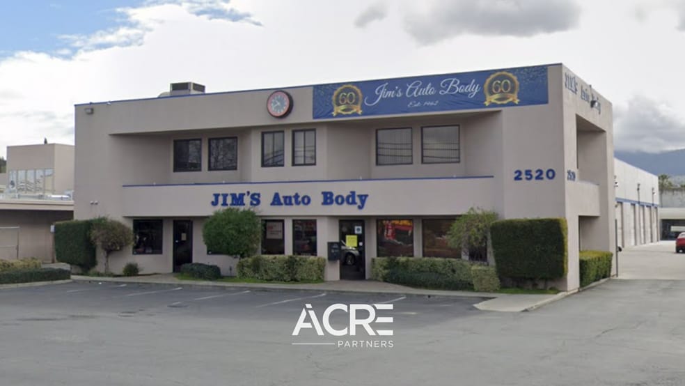 Jim's Auto Body Portfolio | CA portfolio of 3 properties for sale on LoopNet.ca - Building Photo - Image 3 of 3