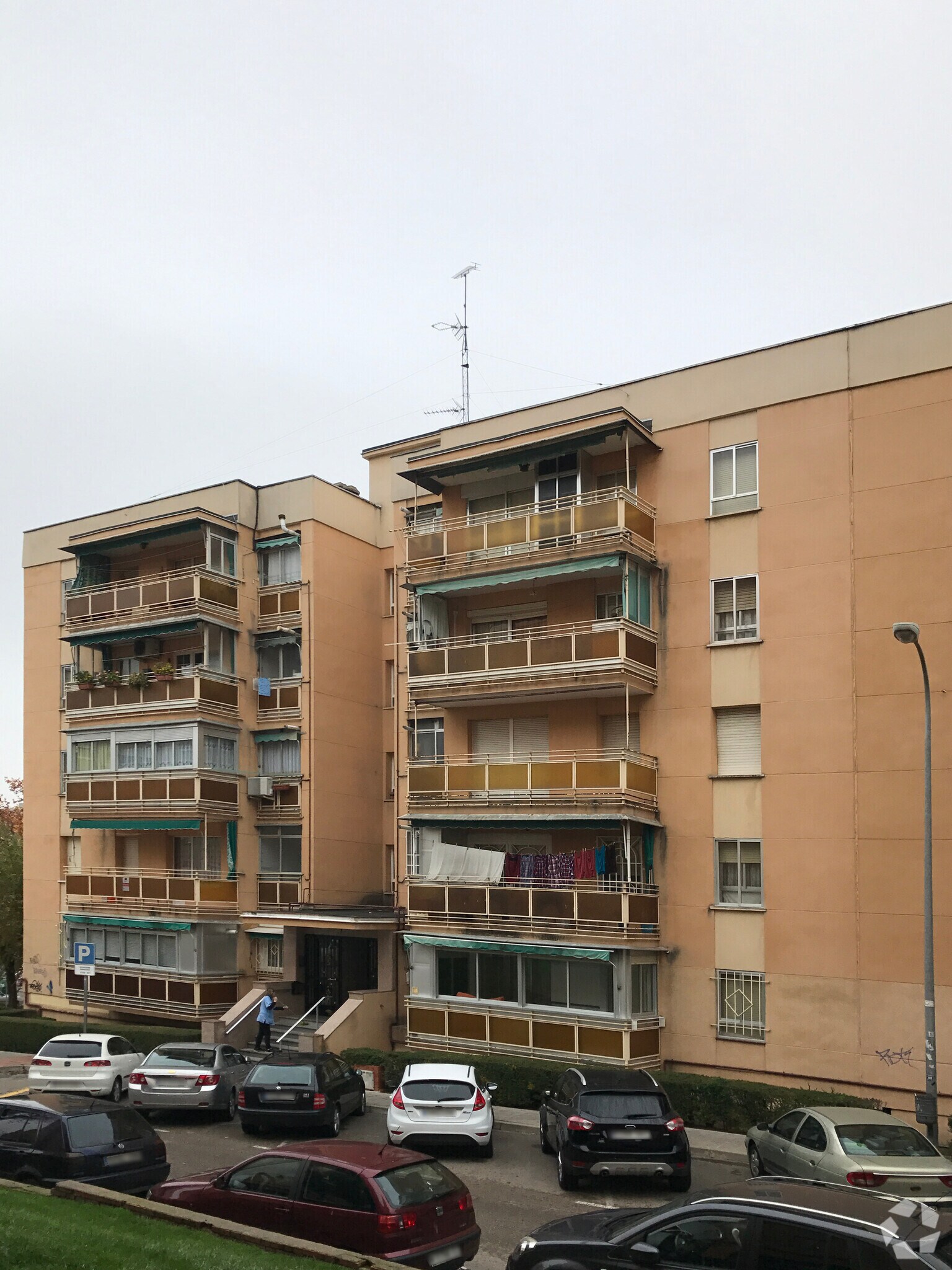 Retail in Coslada, Madrid for lease Primary Photo- Image 1 of 2