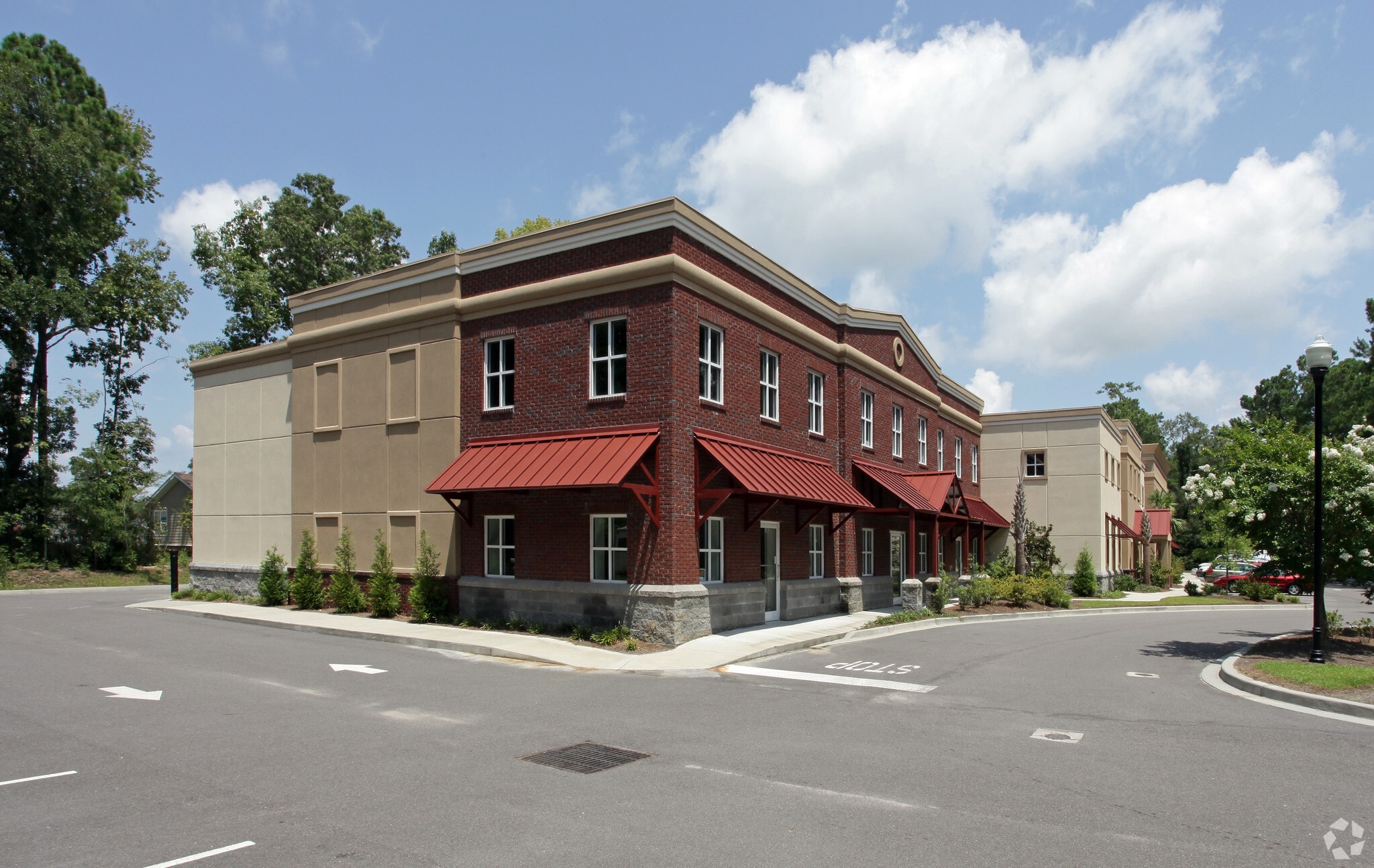 2612 Larch Ln, Mount Pleasant, SC for lease Primary Photo- Image 1 of 45