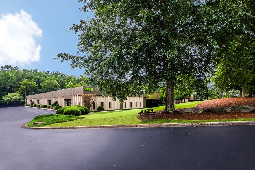 255 Riverchase Pky E, Hoover, AL à louer - Photo du bâtiment - Image 2 de 7