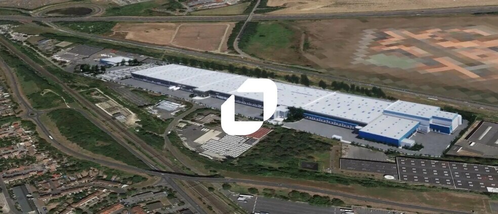 Industrial in Savigny-le-Temple for lease - Building Photo - Image 2 of 3