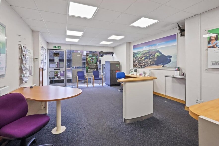 11 The Avenue, Minehead for lease - Building Photo - Image 2 of 7