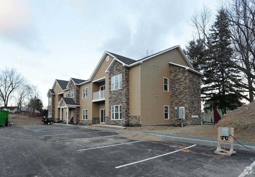 1095 Loudon Rd, Cohoes, NY for sale - Primary Photo - Image 1 of 2