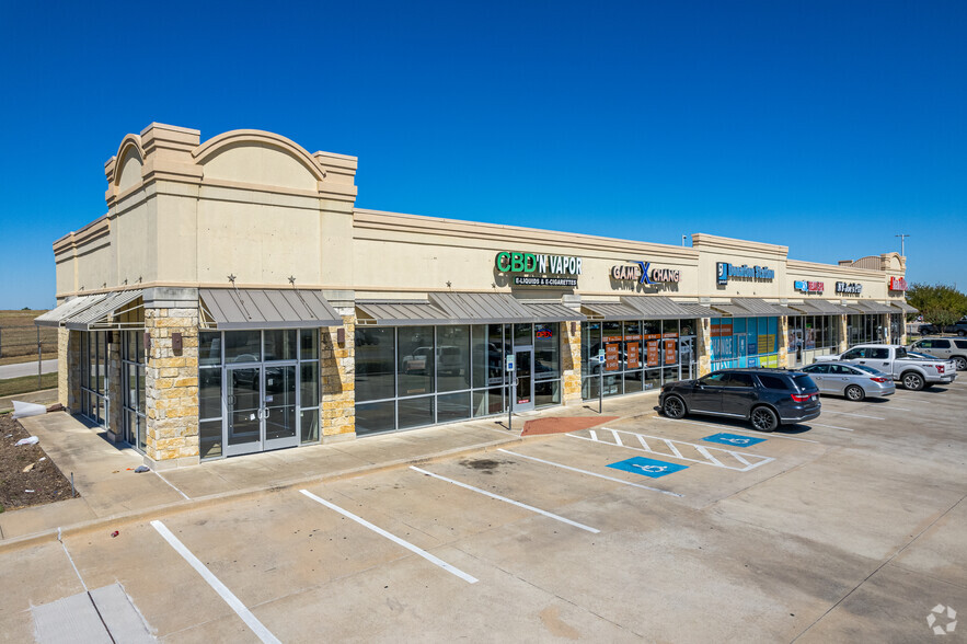 750 Alta Mere Dr, Fort Worth, TX for lease - Building Photo - Image 2 of 9