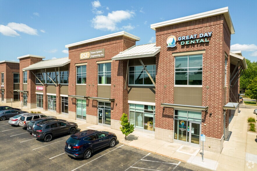 1532 W Broadway, Madison, WI à louer - Photo du bâtiment - Image 3 de 9