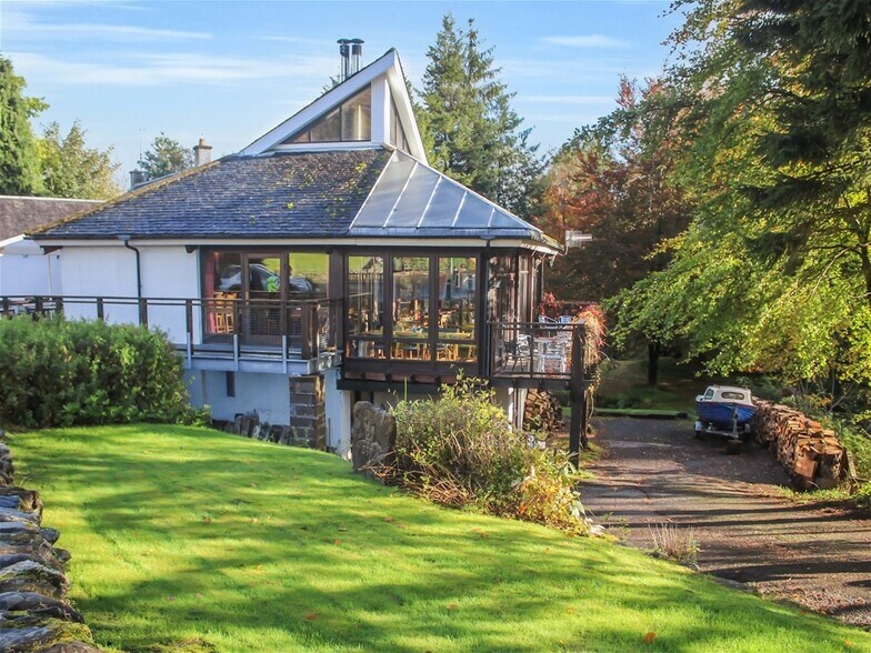 Capercaillie Restaurant and Rooms, Killin à vendre - Photo du bâtiment - Image 2 de 16
