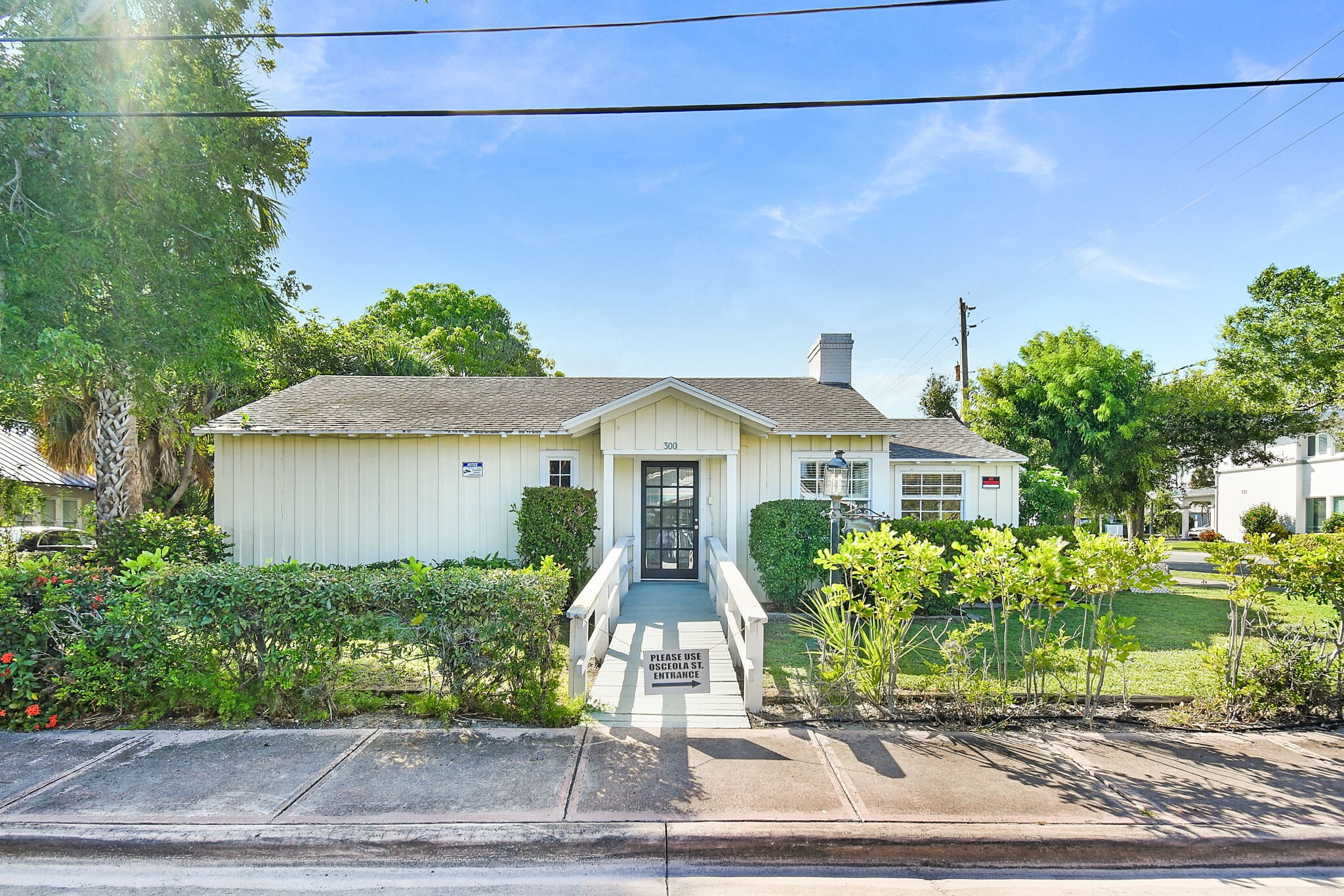 300 SE Detroit Ave, Stuart, FL for lease Building Photo- Image 1 of 46