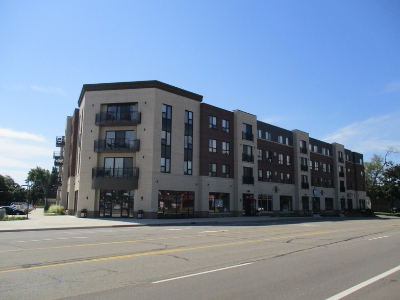 2701 W Michigan Ave, Kalamazoo, MI à louer - Photo du bâtiment - Image 3 de 10