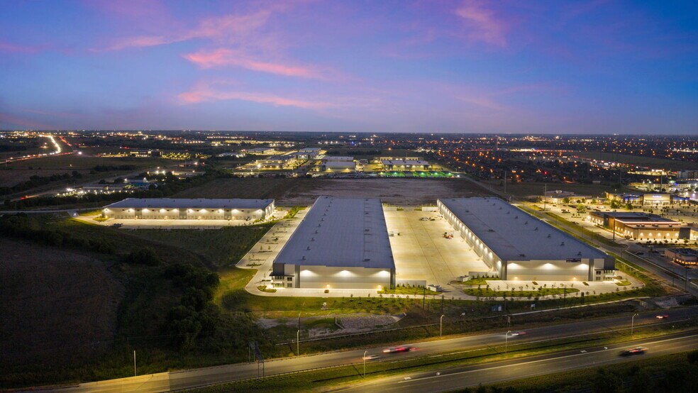 Hwy 130, Hutto, TX à vendre - Photo du bâtiment - Image 2 de 11