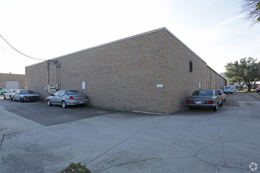 1105 E Plano Pky, Plano, TX for lease - Building Photo - Image 3 of 7