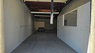 1288 W Lambert Rd, Brea, CA à louer Photo intérieure- Image 2 de 5