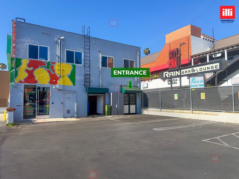 12205 Ventura Blvd, Studio City, CA à louer - Photo du bâtiment - Image 3 de 8