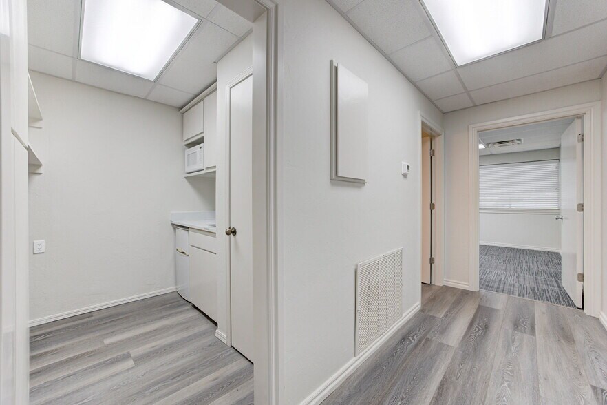 2401 Tee Cir, Norman, OK à louer - Photo du bâtiment - Image 2 de 28