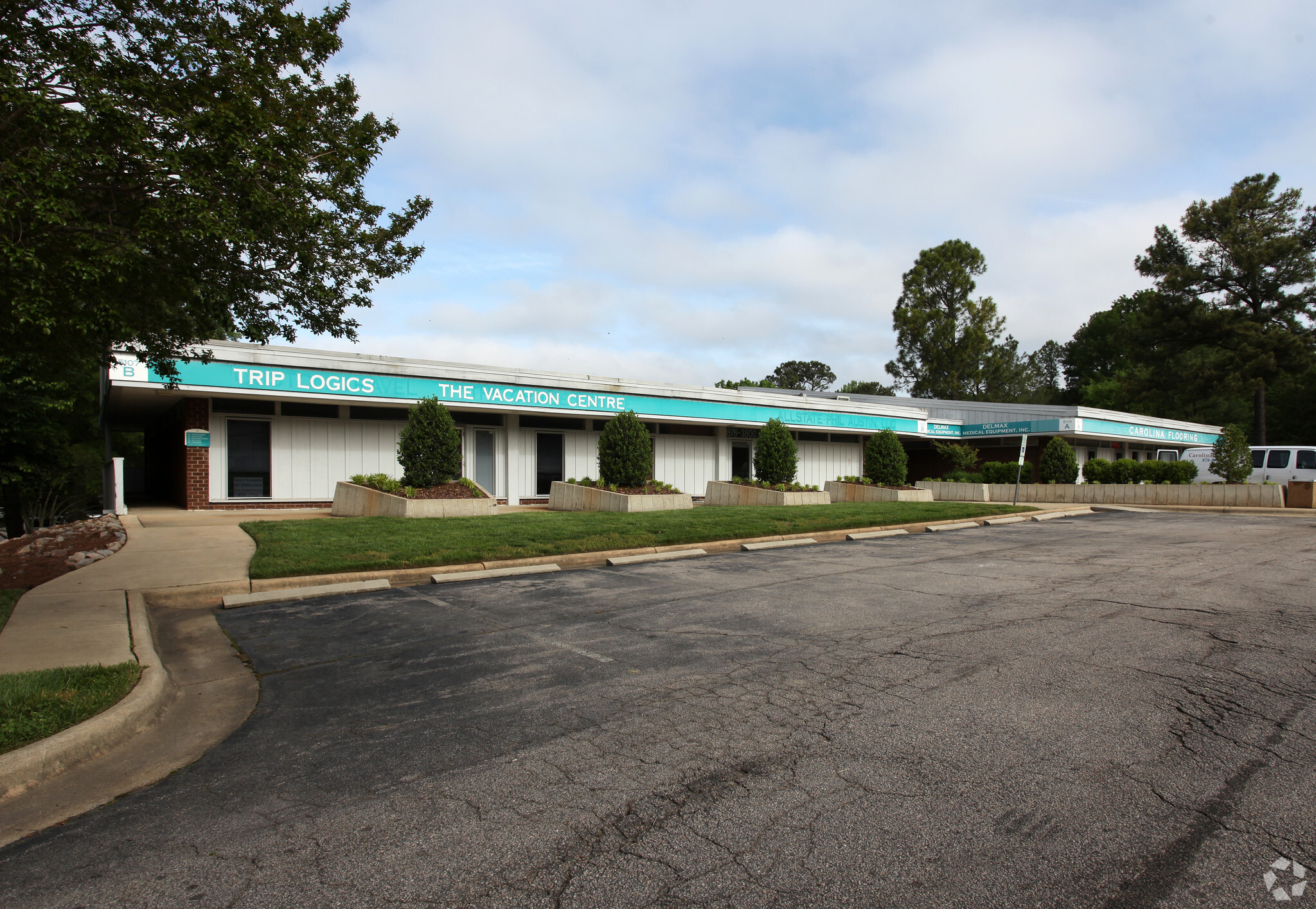 5107-5111 Falls of Neuse Rd, Raleigh, NC for sale Primary Photo- Image 1 of 1